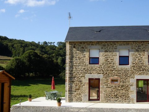 河滨度假屋(Cosy Chalet with Private Garden in Normandy)