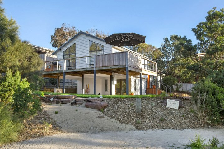 史密斯海滩度假海木花园开放式别墅(Smith Beach Getaways Beachwood Garden Studio)