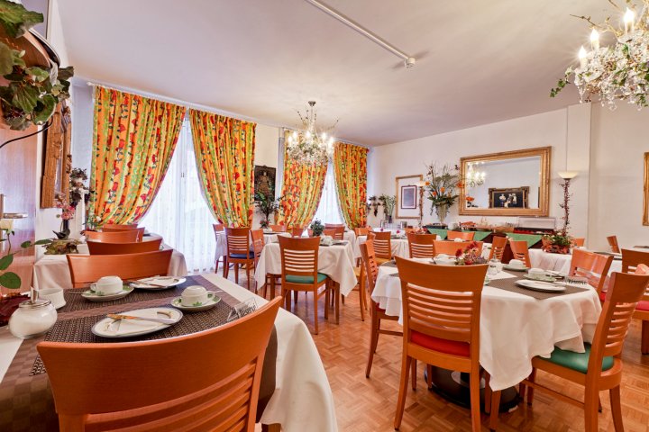 里贾纳酒店(Hotel Regina)