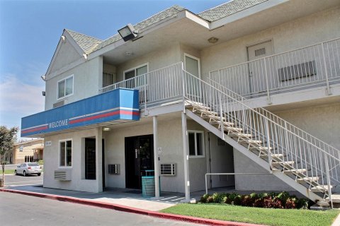 贝克斯菲尔德东6号汽车旅馆(Motel 6-Bakersfield, CA - East)