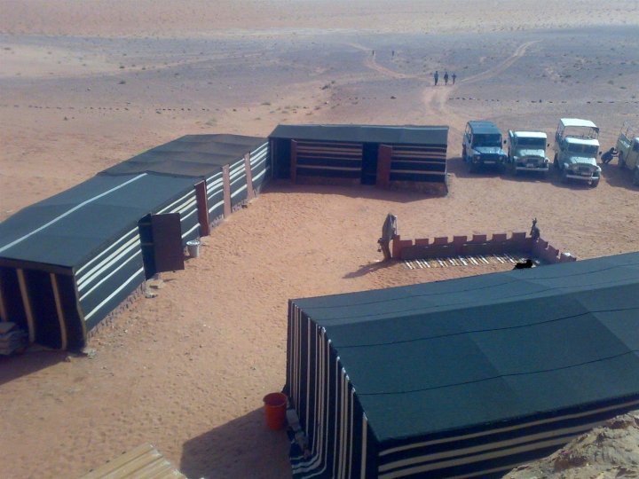 约旦瓦迪兰姆山村沙漠旅行者露营酒店(Mountain Village Camp- Wadi Rum)