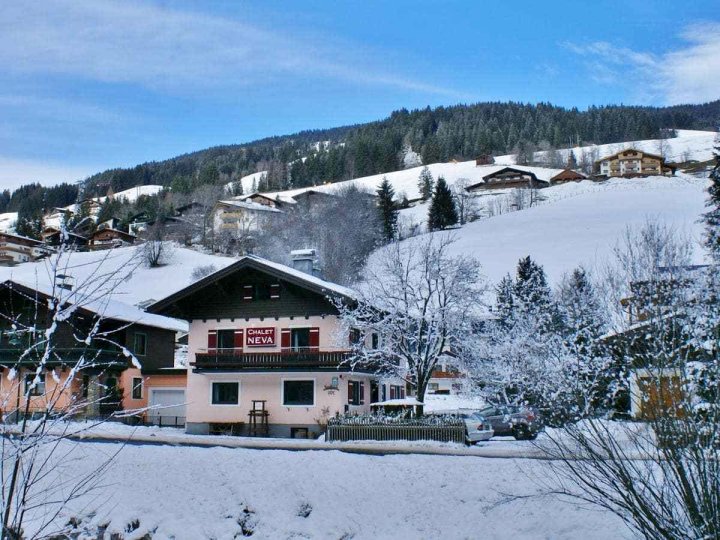 Furnished Chalet in Saalbach Hinterglemm Near Ski Lift