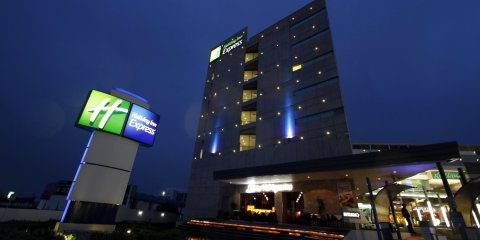 托卢卡加莱里亚斯梅特佩克智选假日酒店(Holiday Inn Express Toluca Galerias Metepec, an IHG Hotel)