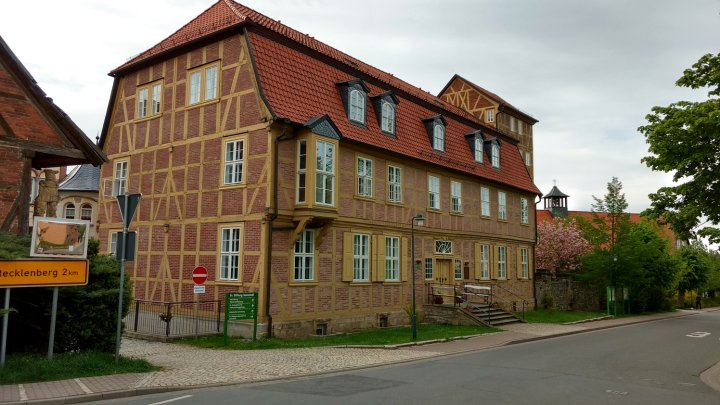 城外客栈(Lindenhof Gästehaus an der Teufelsmauer)