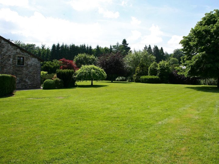 Vintage Cottage in Petites Tailles with a Private Terrace