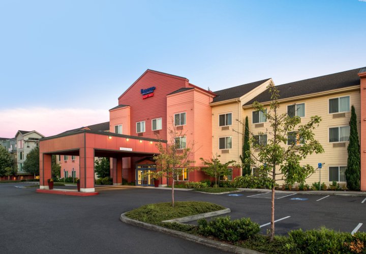 北波特兰万豪费尔菲尔德套房酒店(Fairfield Inn & Suites by Marriott Portland North)