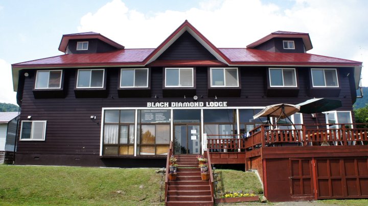 黑钻石旅馆(Black Diamond Lodge)