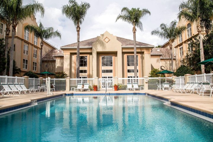 佛罗里达奥兰多 - 布埃纳文图拉湖丽怡套房酒店(SureStay Plus by Best Western Orlando Lake Buena Vista)