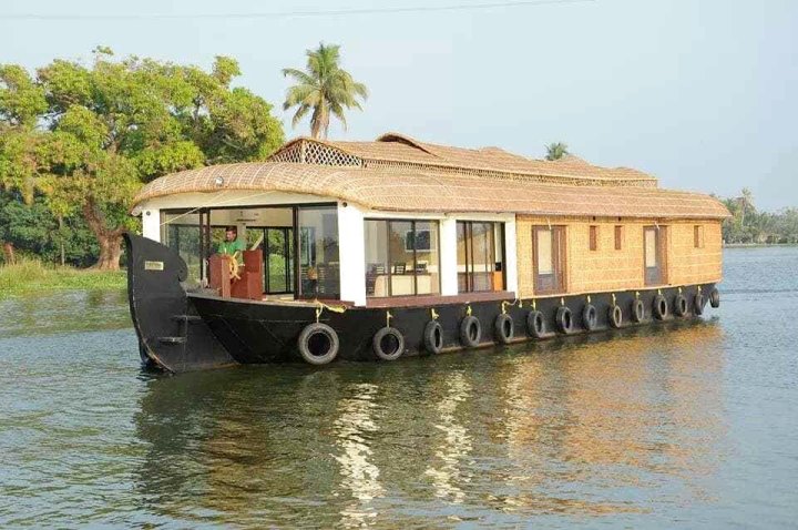 奇乐如船屋5卧室(Kiliroor 5 Bedroom Houseboat)