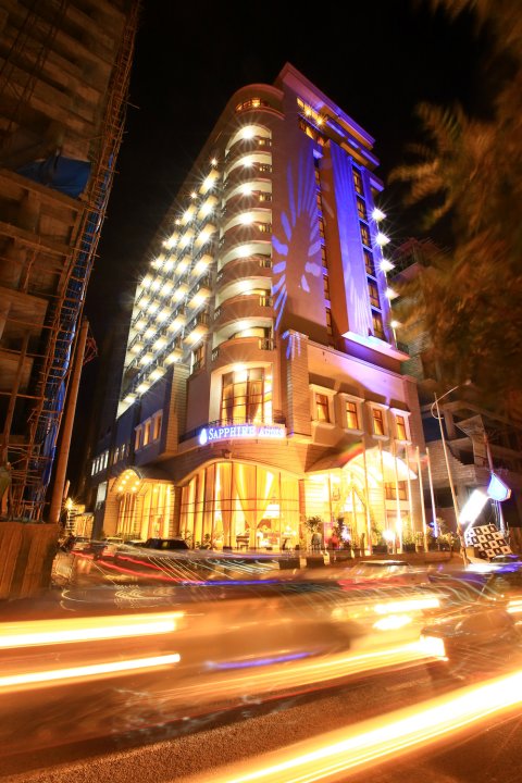 蓝宝石亚的斯酒店(Sapphire Addis)