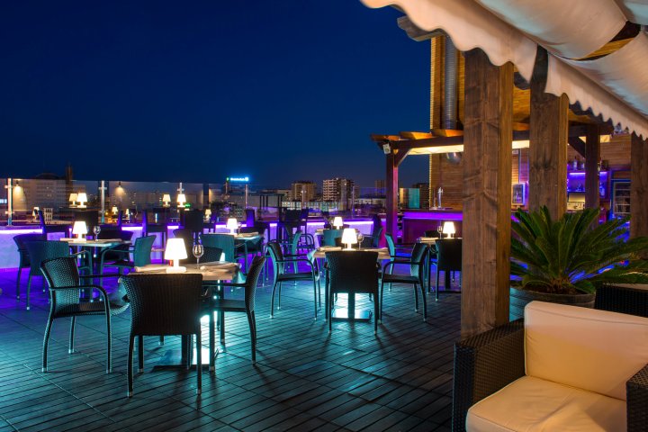 萨勒马拉加中央酒店(Salles Hotel Málaga Centro)