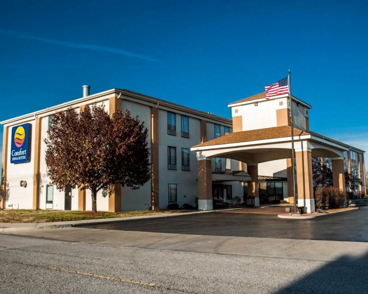 凯艺套房酒店 - 近圣路易斯及 I-255(Quality Inn & Suites Near St Louis and I-255)