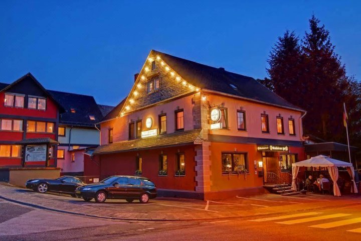 古穆登餐厅酒店(Gemündener Hof)