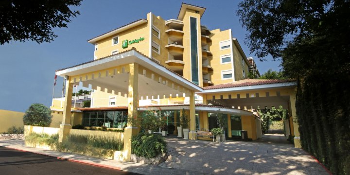 库埃纳瓦卡假日酒店(Holiday Inn Cuernavaca, an IHG Hotel)