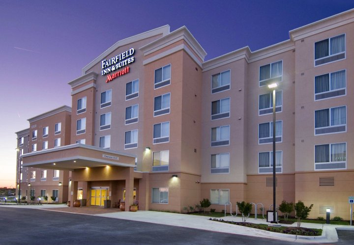 奥斯汀帕默/科技岭万豪套房费尔菲尔德酒店(Fairfield Inn & Suites by Marriott Austin Parmer Tech Ridge)
