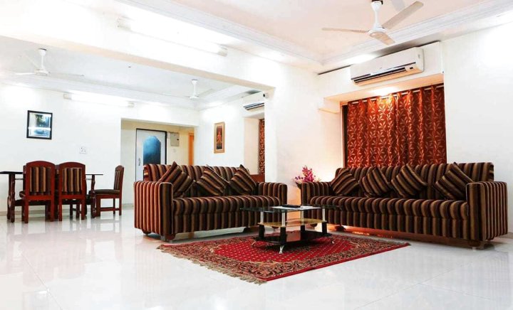 Chic Apartment Rooms in Powai Vihar