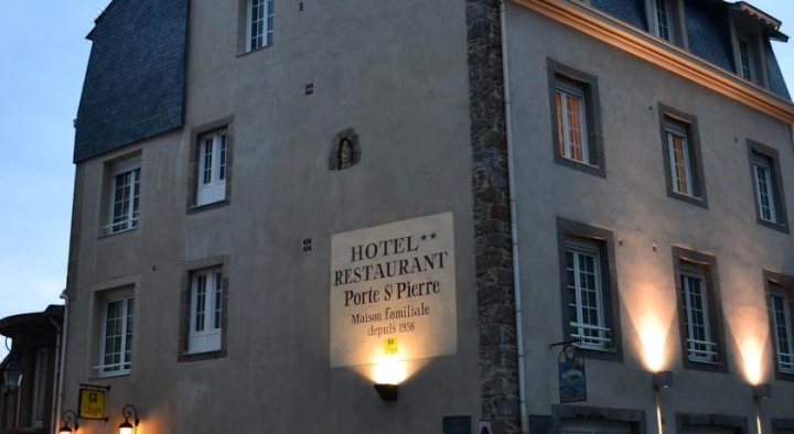 圣皮耶尔大门酒店(Hôtel La Porte Saint Pierre-Logis Hôtel Intra Muros)
