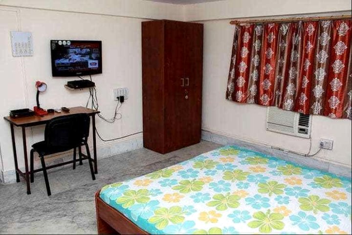 Well-Kept Rooms in Service Apartment in Kolkata