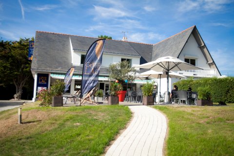 湖边酒店(Hôtel Restaurant Logis Côté Lac)