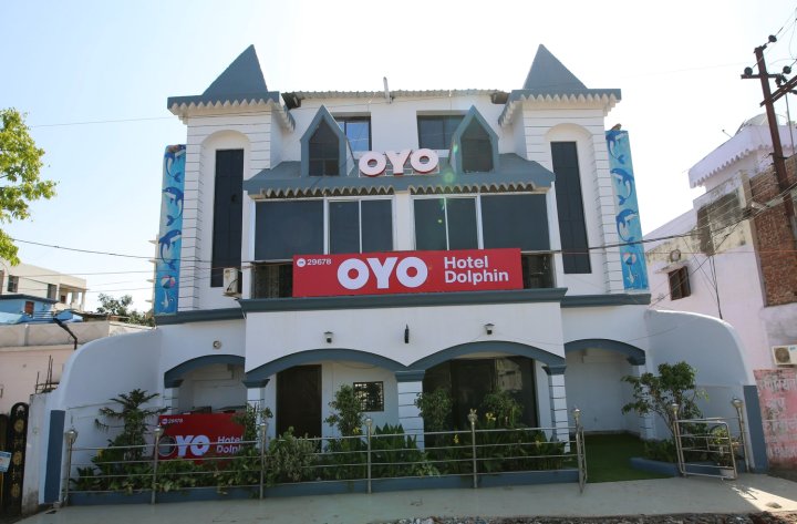 OYO 29678 Hotel Dolphin