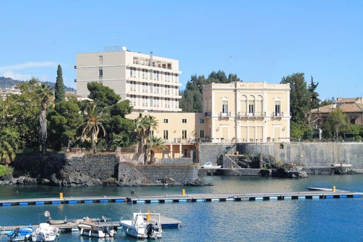 裘利奥格丽娜酒店(Hotel Ognina Catania)