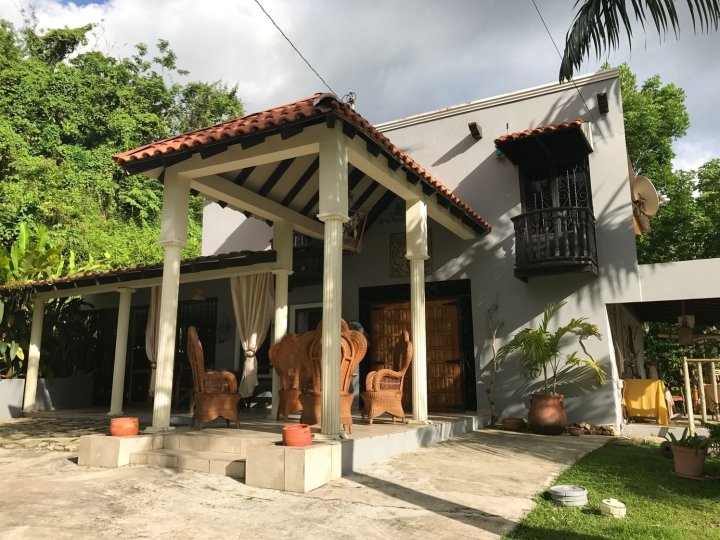 特别假期民宿(Hacienda Tres Casitas)
