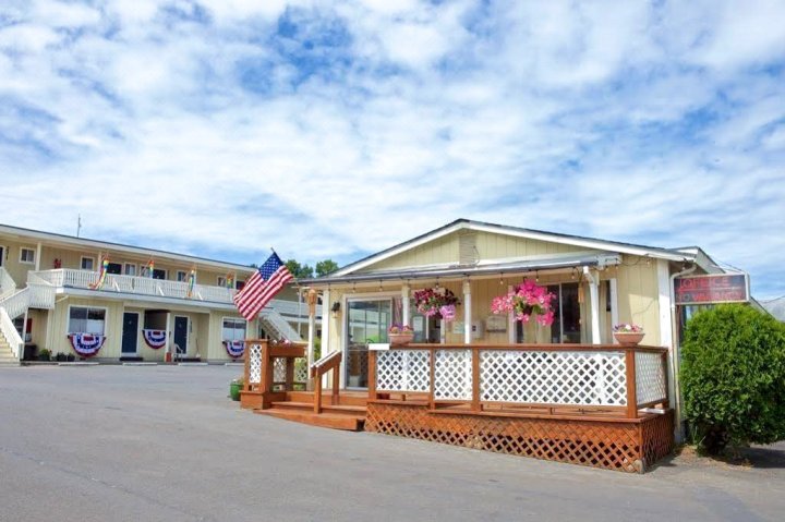 海滩广场汽车旅馆(Our Place at The Beach)