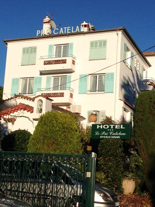 勒普雷加特兰酒店(Hôtel Le Pré Catelan)