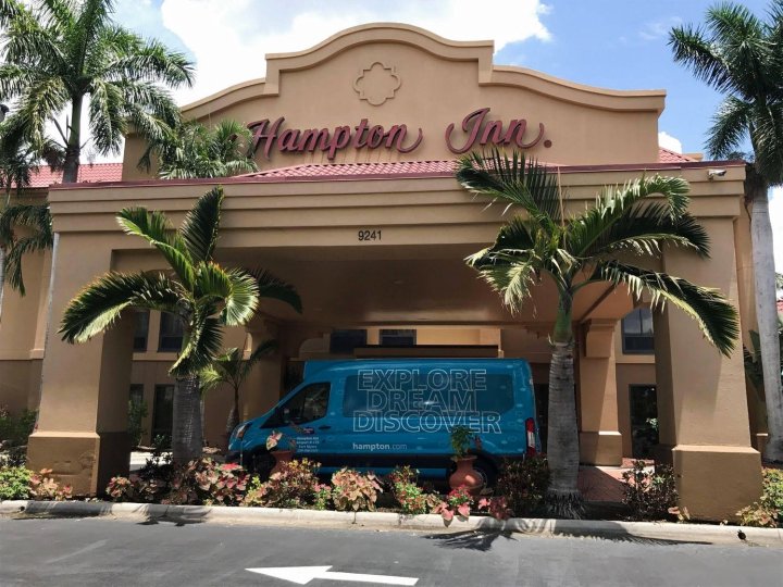 I-75迈尔斯堡机场欢朋酒店(Hampton Inn Fort Myers-Airport & I-75)