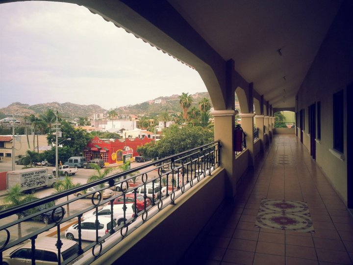 卢斯阿科斯广场酒店(Hotel Plaza Los Arcos)