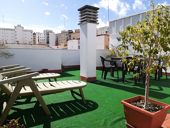 马拉加 3 居美丽山景公寓酒店 - 装潢阳台及无线上网(Apartment with 3 Bedrooms in Málaga, with Wonderful Mountain View, Fur)