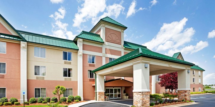 金斯山谢尔比区智选假日酒店(Holiday Inn Express & Suites Kings Mountain - Shelby Area, an IHG Hotel)