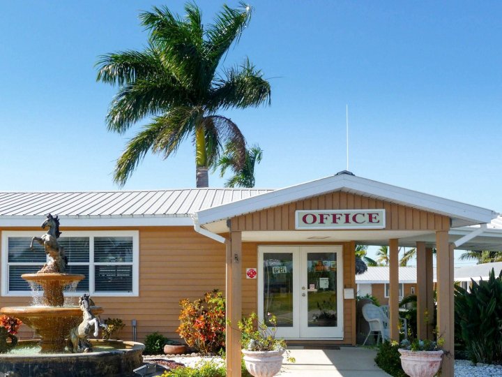 大沼泽地市汽车旅馆(Everglades City Motel - Everglades Adventures Inn)