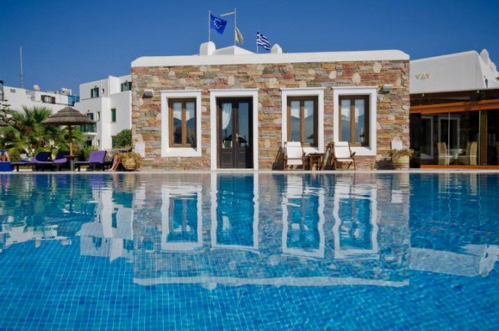 纳克索斯岛海滩度假酒店(Naxos Resort Beach Hotel)