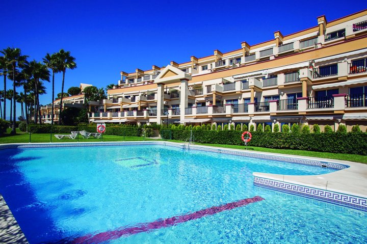 罗马纳海滩公寓酒店(Romana Playa Apartments)
