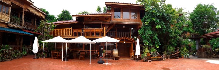 卡隆算布​​度假村(Klong Suan Plue Resort)