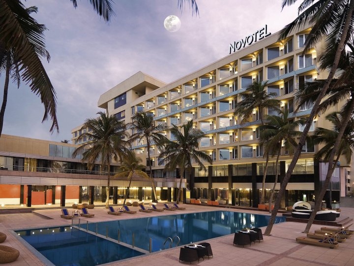 孟买珠瑚海滩诺富特酒店(Novotel Mumbai Juhu Beach)