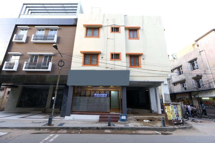 OYO 6626 哈勒赫住宅酒店(OYO 6626 Khaleej Residency)