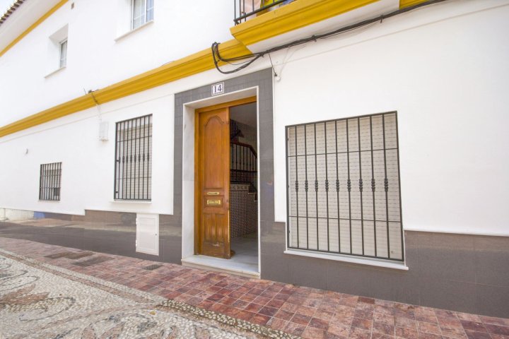 老城内尔哈卡诺瓦斯公寓酒店(Apartment Old Town Nerja Canovas)