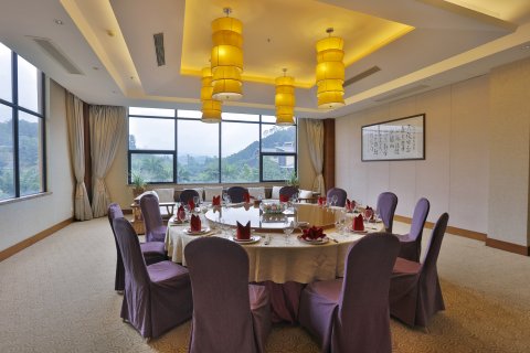 龙门地派温泉度假村