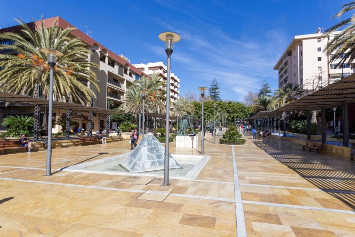 奢华马贝拉中心海滩公寓酒店(Apartamento Marbella Centro Av. Del Mar)