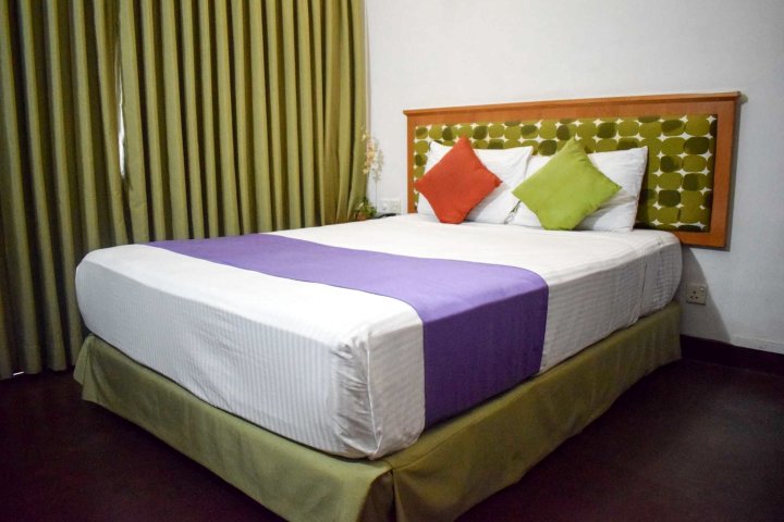 约霍内格姆波路酒店(Yoho Negombo Road)