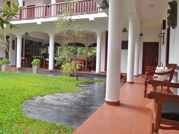 乌纳瓦图纳诺兰卡酒店(Unawatuna Nor Lanka Hotel)