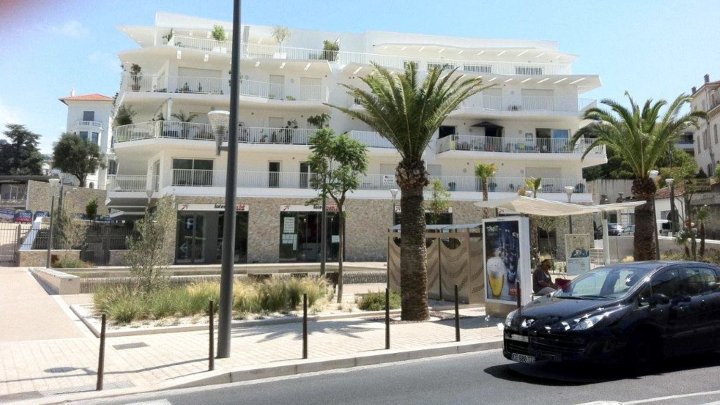 戛纳精彩山景开放式公寓酒店 - 附阳台及无线上网 - 离海滩 500 米(Studio in Cannes, with Wonderful Mountain View, Terrace and Wifi - 500 m from The Beach)