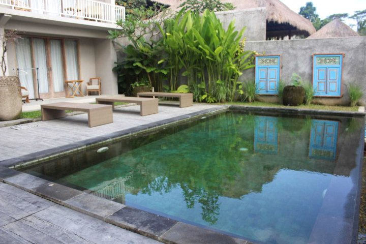 乌布艾洛米别墅酒店(Aroem Villa Ubud)