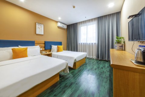 如家驿居酒店(西安北客站凤城八路中医医院地铁站店)