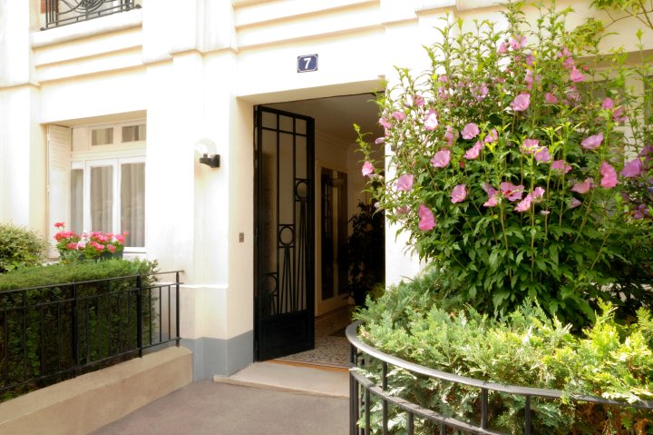巴黎阿斯尼埃尔公寓酒店(Hotel Résidence Paris Asnières)