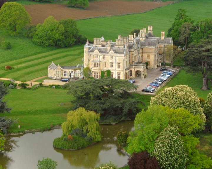 敦布尔顿厅酒店(Dumbleton Hall Hotel)