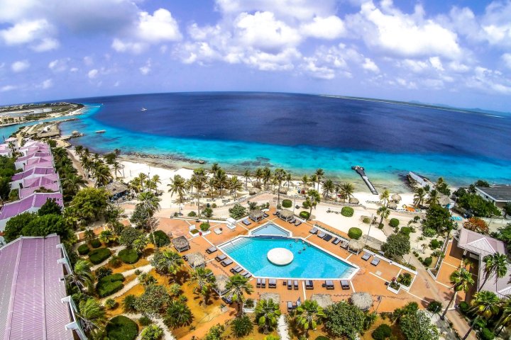 凡德瓦克广场海滩波奈潜水度假村酒店(Van der Valk Plaza Beach & Dive Resort Bonaire)