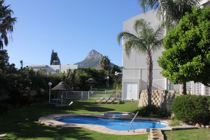 坎普斯湾假日公寓(Camps Bay Holiday Apartment)